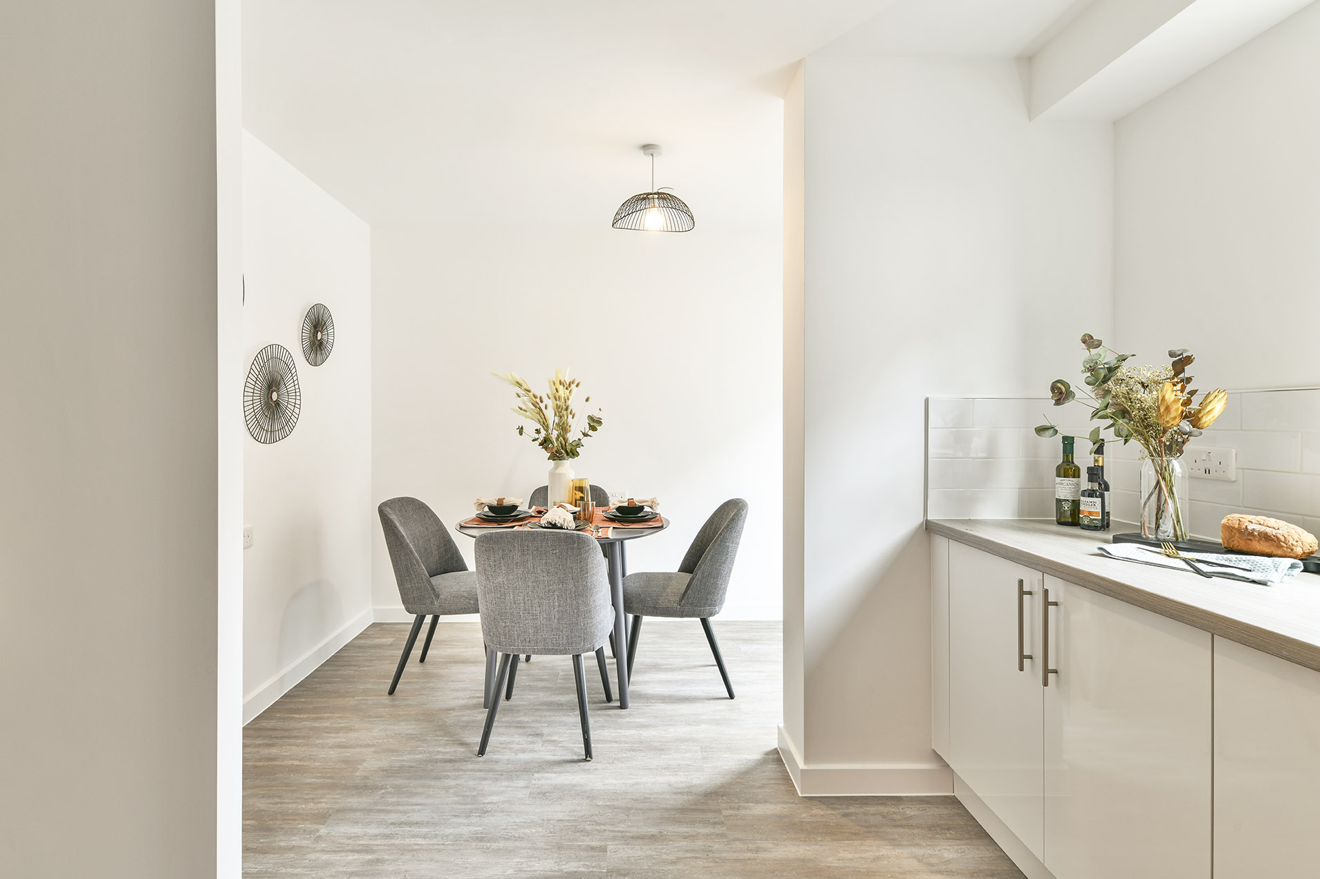 Apartments and houses to Rent by Touchstone Resi in The Blockhouse, Brighton, BN1, kitchen dining area