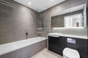 Apartment Get Living East Village London Stratford Bathroom 2