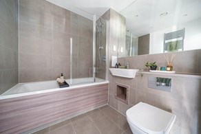 Apartments to Rent by Simple Life London in Ark Soane, Ealing, W3, The Amber bathroom