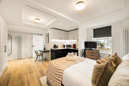 Apartments to Rent by Dolphin Square in Dolphin Square, Pimlico, City of Westminster, Greater London, SW1, living area