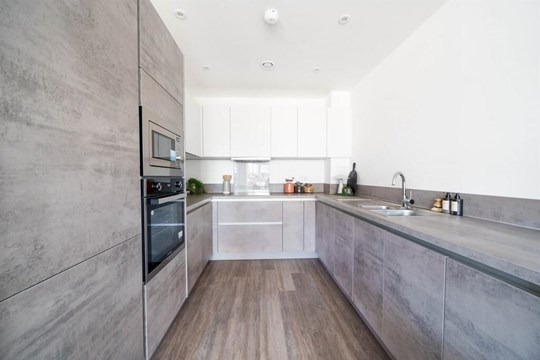 Apartments to Rent by Simple Life London in Ark Soane, Ealing, W3, The Amber kitchen