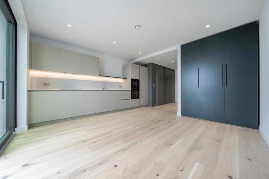 Apartments to Rent by Greenwich Peninsula at Peninsula Gardens, Greenwich, SE10, living kitchen dining area