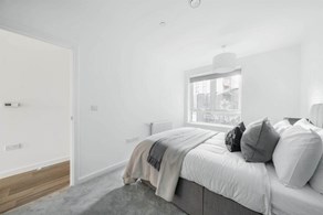 Apartments to Rent by Simple Life London in Ark Soane, Ealing, W3, The Amber bedroom