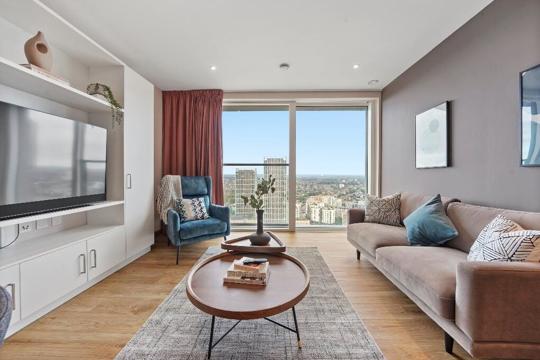 13E Skylark Point