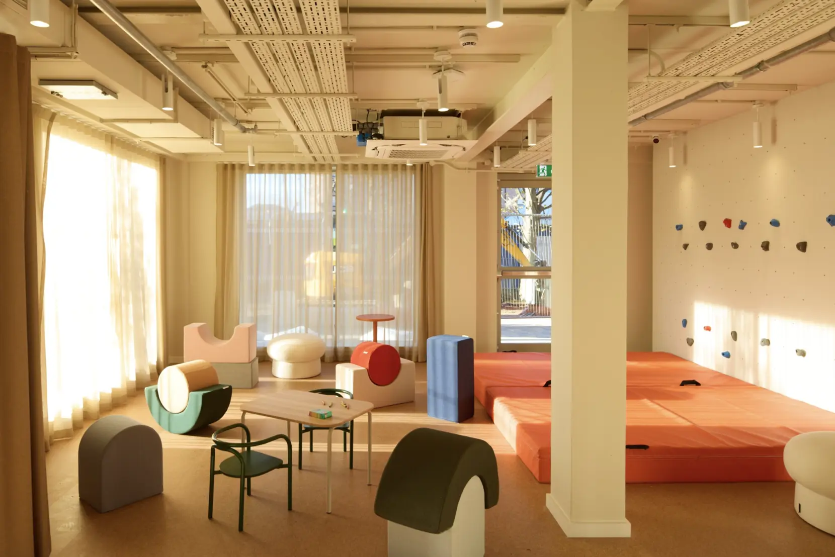 Platform Edinburgh PLATFORM_EDINBURGH, Edinburgh by PLATFORM_ with 7 apartments available ...