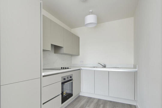 Apartments to Rent by Una in Springfield Parkside, Tooting, SW17, Snowdrop House, kitchen