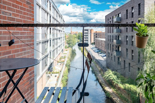 Apartment-Northern-Group-Flint-Glass-Wharf-Manchester-exterior-balcony-view