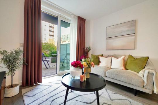 3 Farrier, Waterview Lane