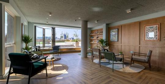 Apartments to Rent by ila at Hairpin House, Birmingham, B12, residents garden room