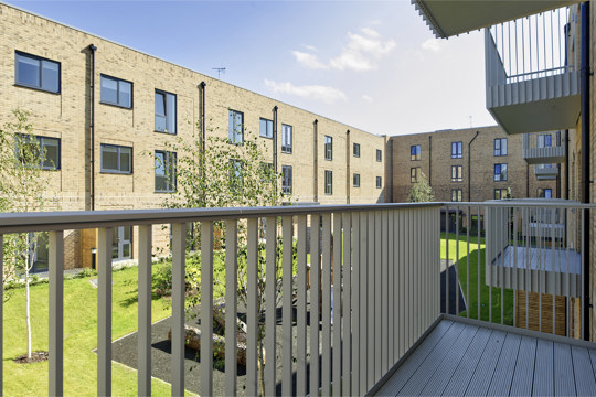 Apartments to Rent by Una in Springfield Parkside, Tooting, SW17, Iris House private balcony