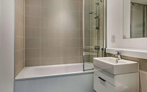Apartment Way Of Life The Wullcomb Leicester Vaughan Way Bathroom 1