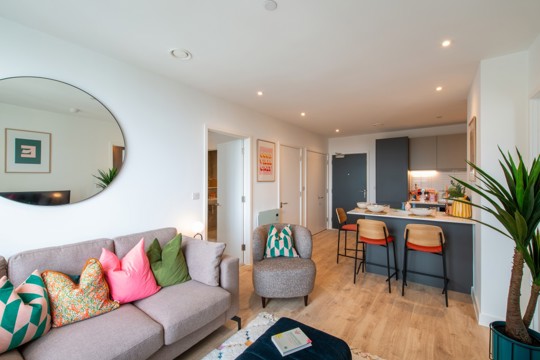Apartments to Rent by Una in Eda, Salford Quays, Greater Manchester, M50, living kitchen dining area