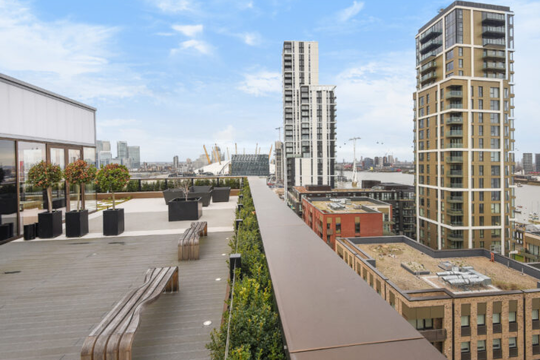Apartments to Rent by Greenwich Peninsula at The Fulmar, Greenwich, SE10, roof terrace