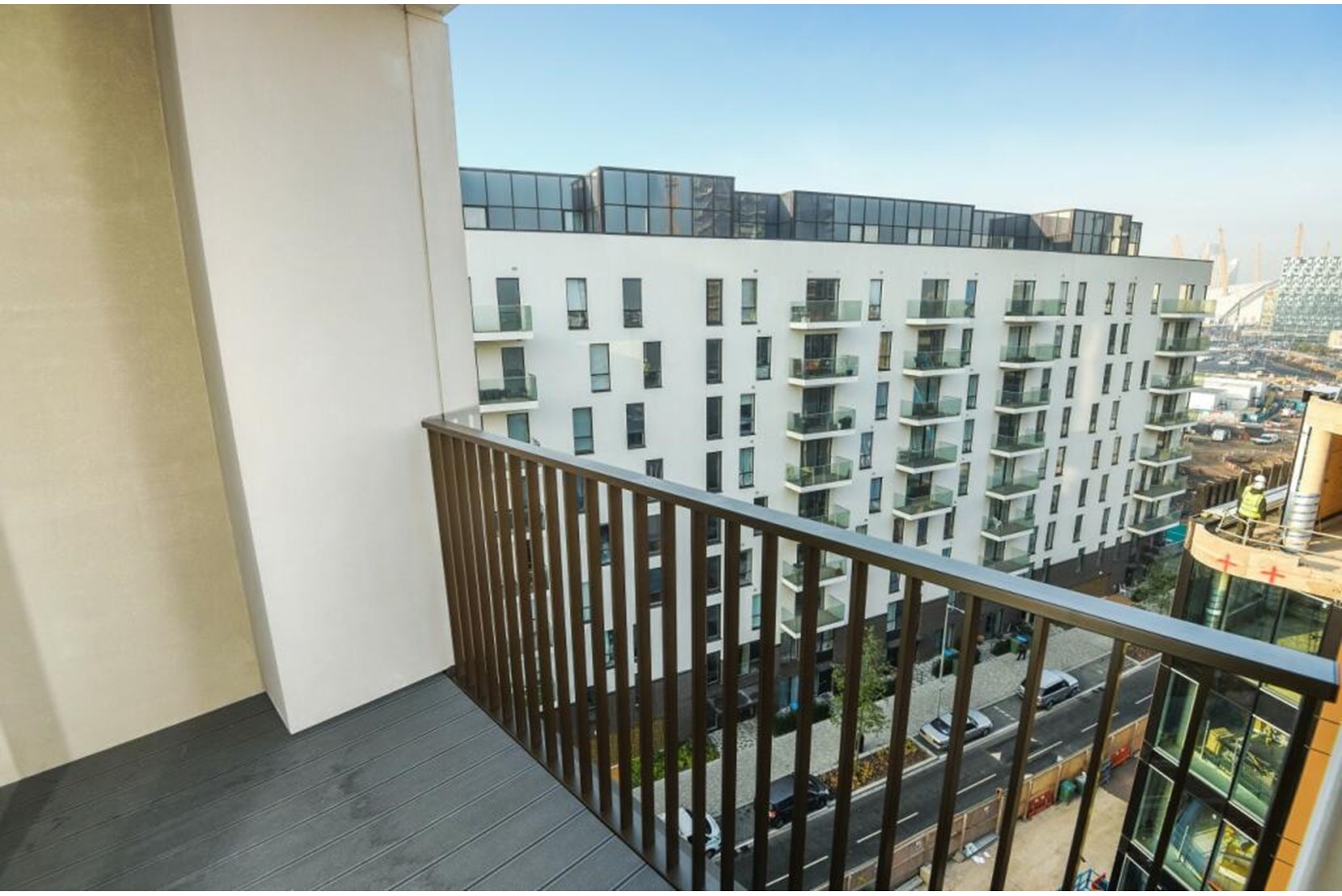 Apartments to Rent by Greenwich Peninsula at Upper Riverside, Greenwich, SE10, private balcony