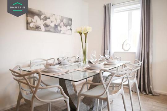 Houses by Simple Life to Rent, The Weaver, 3 bedroom house, dining area