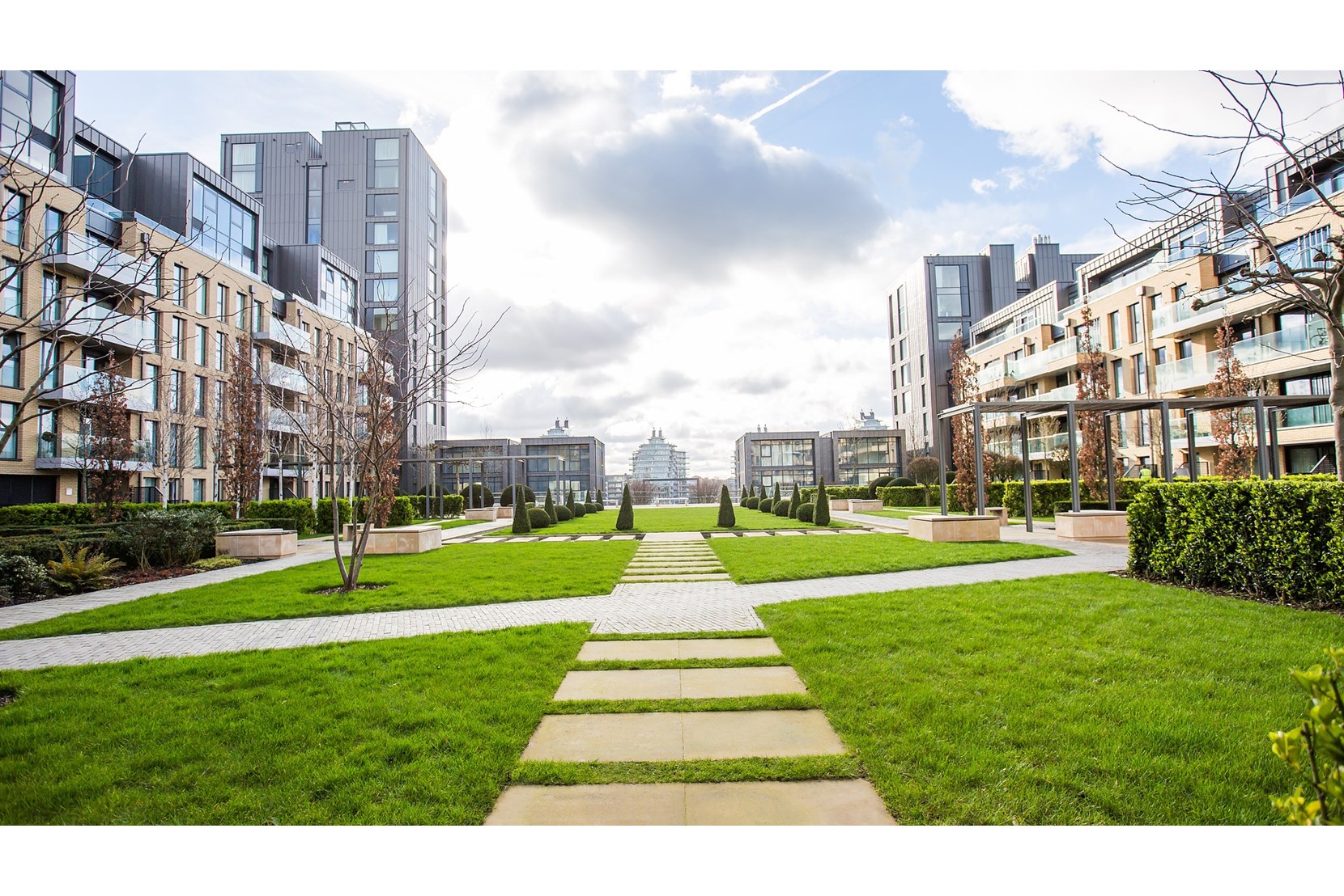 Apartments to Rent by Greystar at Fulham Riverside, Hammersmith and Fulham, SW6, communal gardens