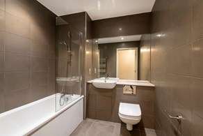Apartment-Allsop-The-Trilogy-Manchester-interior-bathroom
