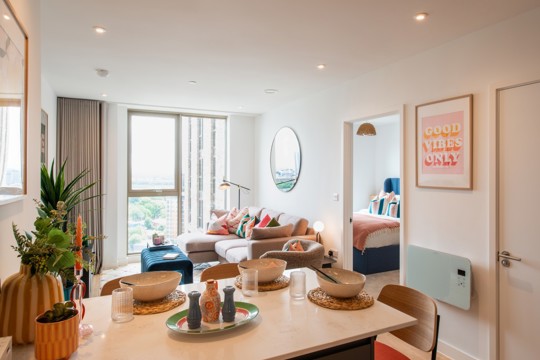 Apartments to Rent by Una in Eda, Salford Quays, Greater Manchester, M50, living kitchen dining area