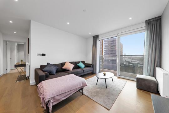 303 Raglan House