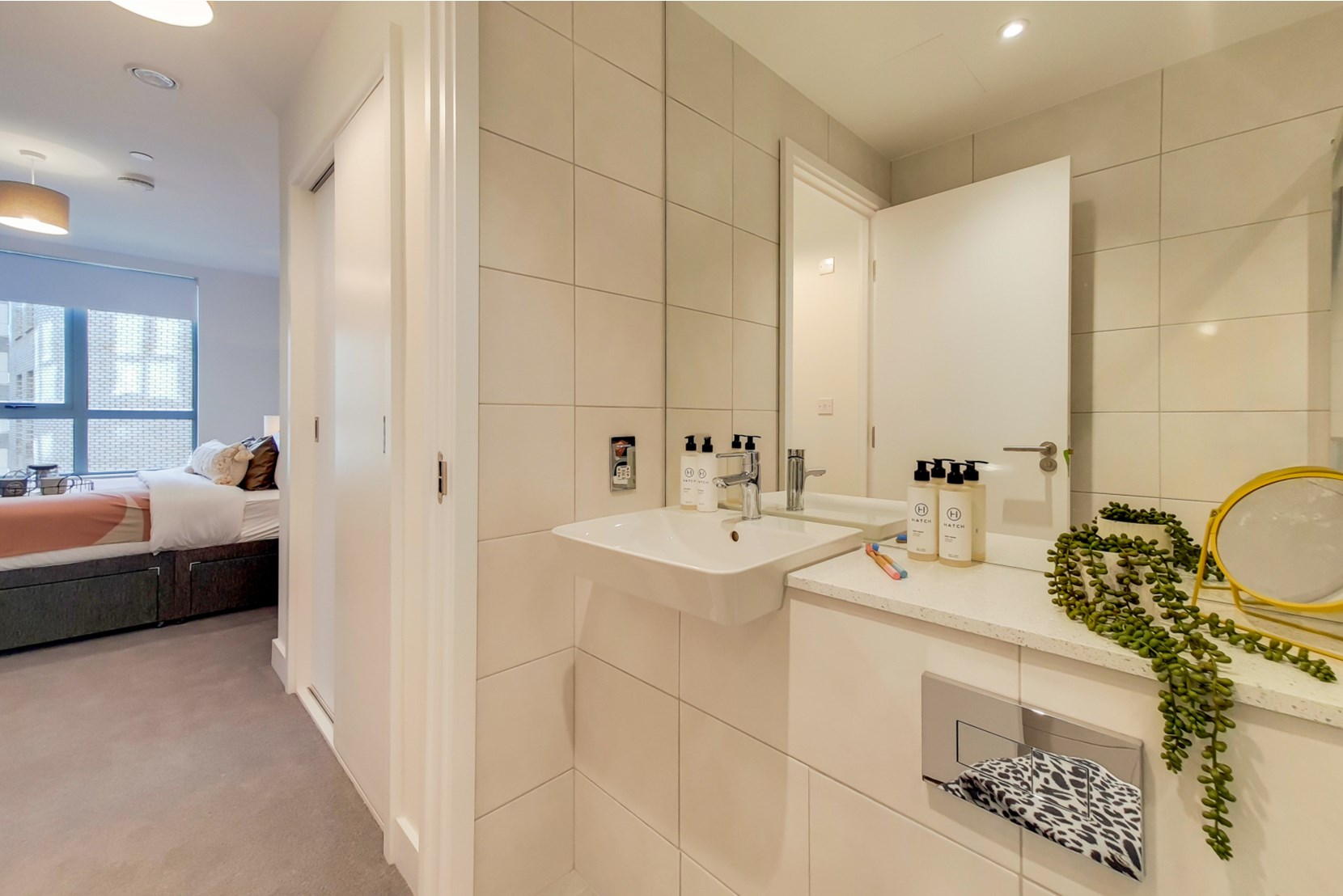 Apartments to Rent by Folio at Oaklands Rise, Brent, NW10, en-suite