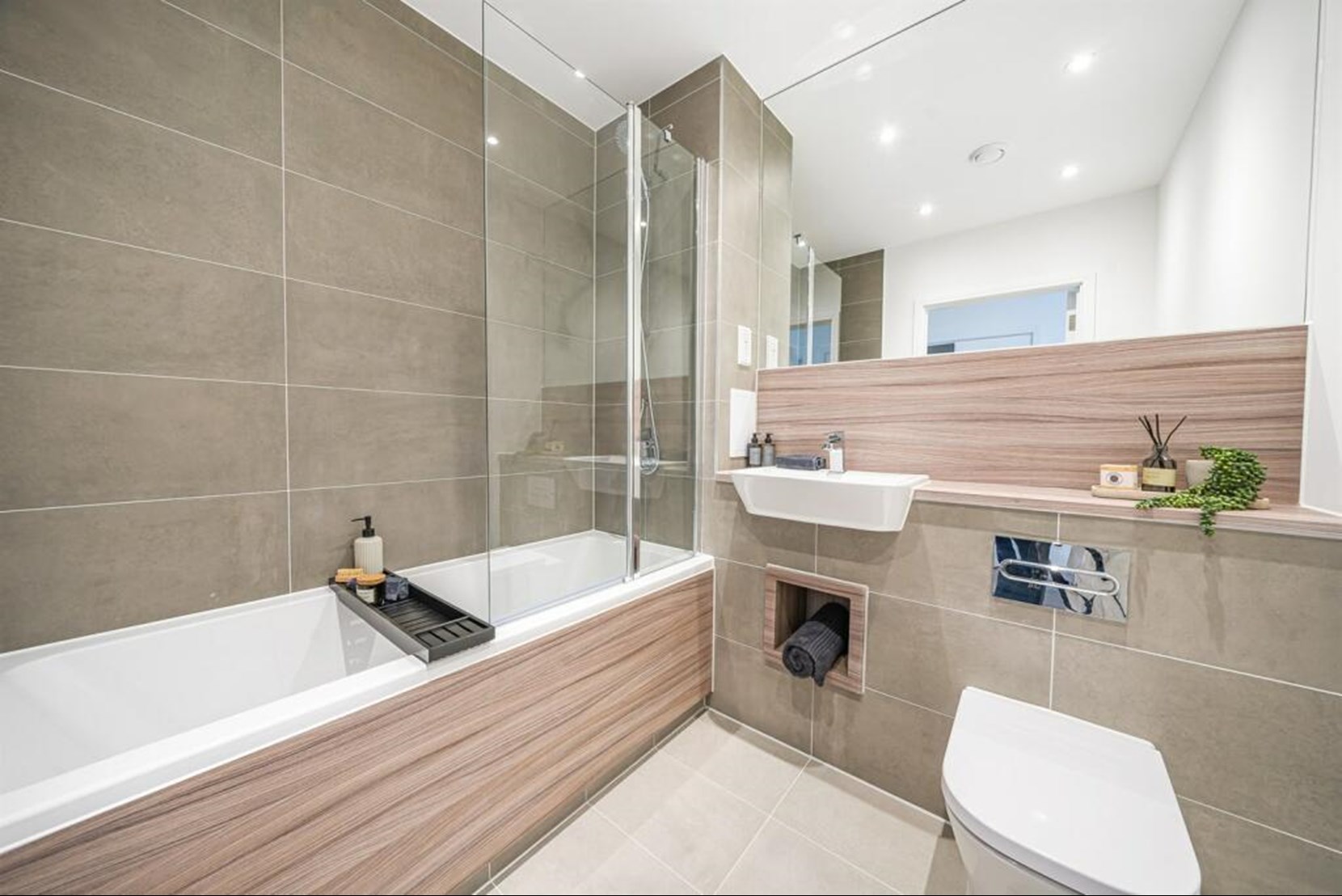 Apartments to Rent by Simple Life London in Beam Park, Havering, RM13, The Puma bathroom