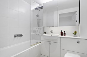 Apartment Get Living East Village London Stratford Bathroom 3