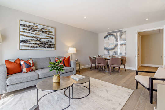 Apartments to Rent by Residential Land in Circus Apartments, Canary Wharf, Greater London, E14, living dining area