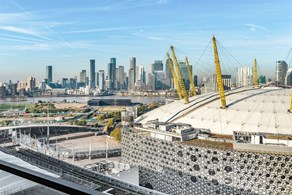 Apartments to Rent by Greenwich Peninsula at Upper Riverside, Greenwich, SE10, private balcony