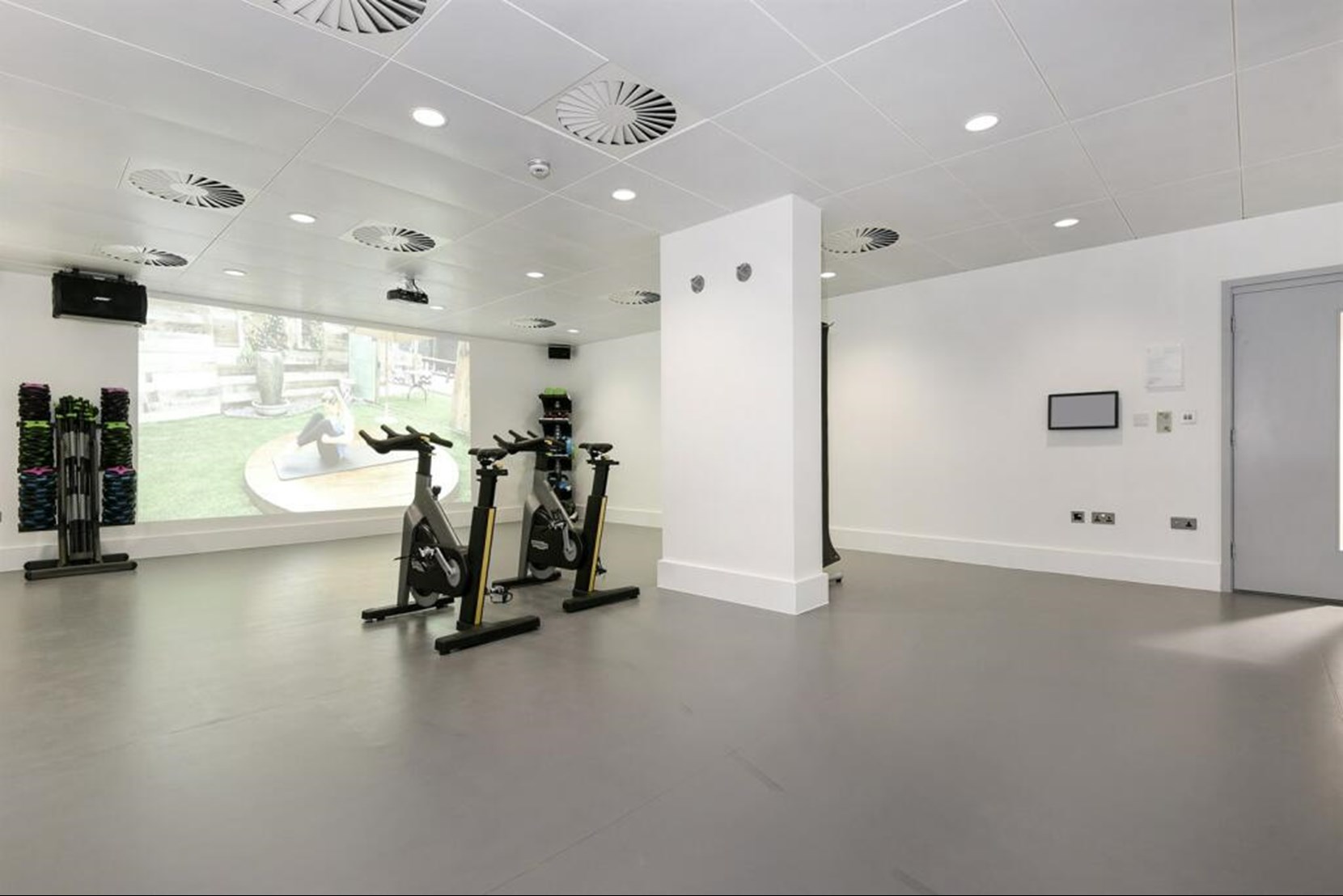 Apartments to Rent by Greenwich Peninsula at Upper Riverside, Greenwich, SE10, workout studio