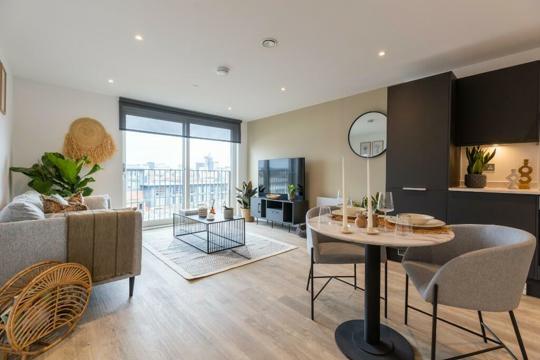 Apartments to Rent by ila at Hairpin House, Birmingham, B12, kitchen dining living area