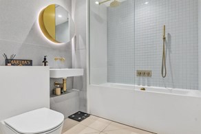 Apartments to Rent by Greenwich Peninsula at Upper Riverside, Greenwich, SE10, bathroom