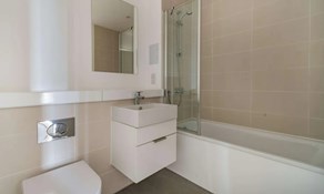 Apartment Way Of Life The Wullcomb Leicester Vaughan Way Bathroom 1