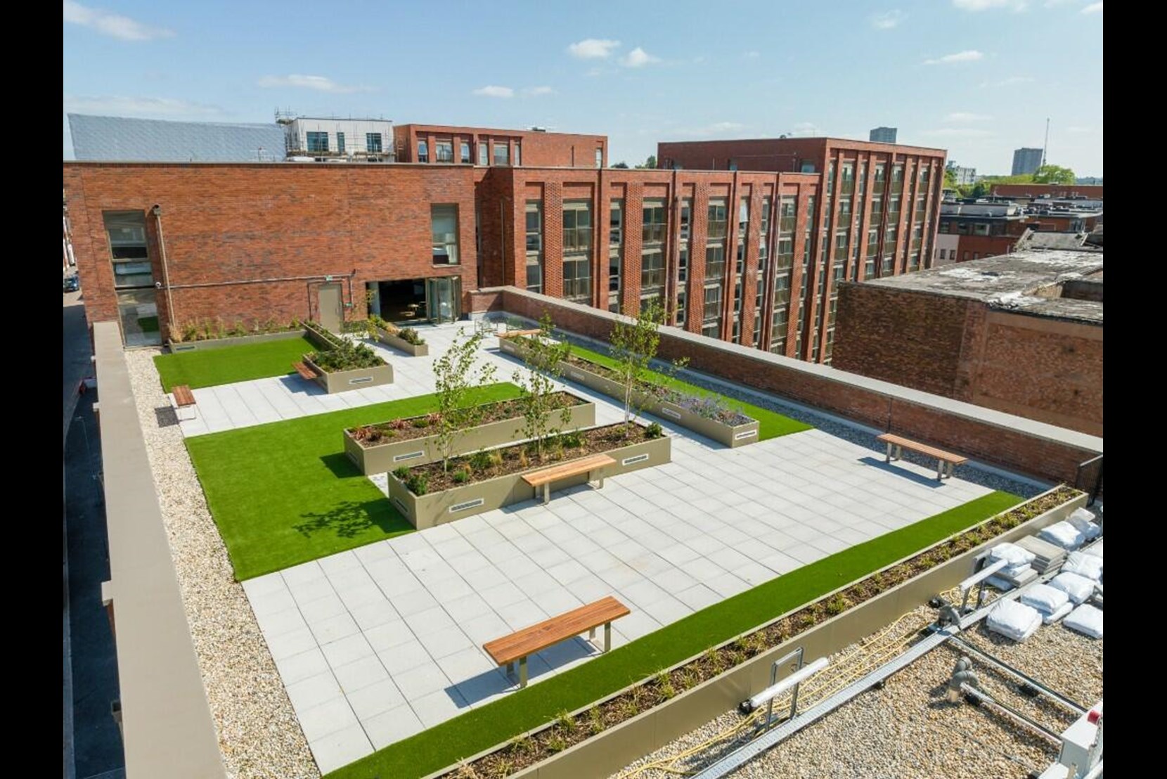 Apartments to Rent by ila at Hairpin House, Birmingham, B12, roof terrace