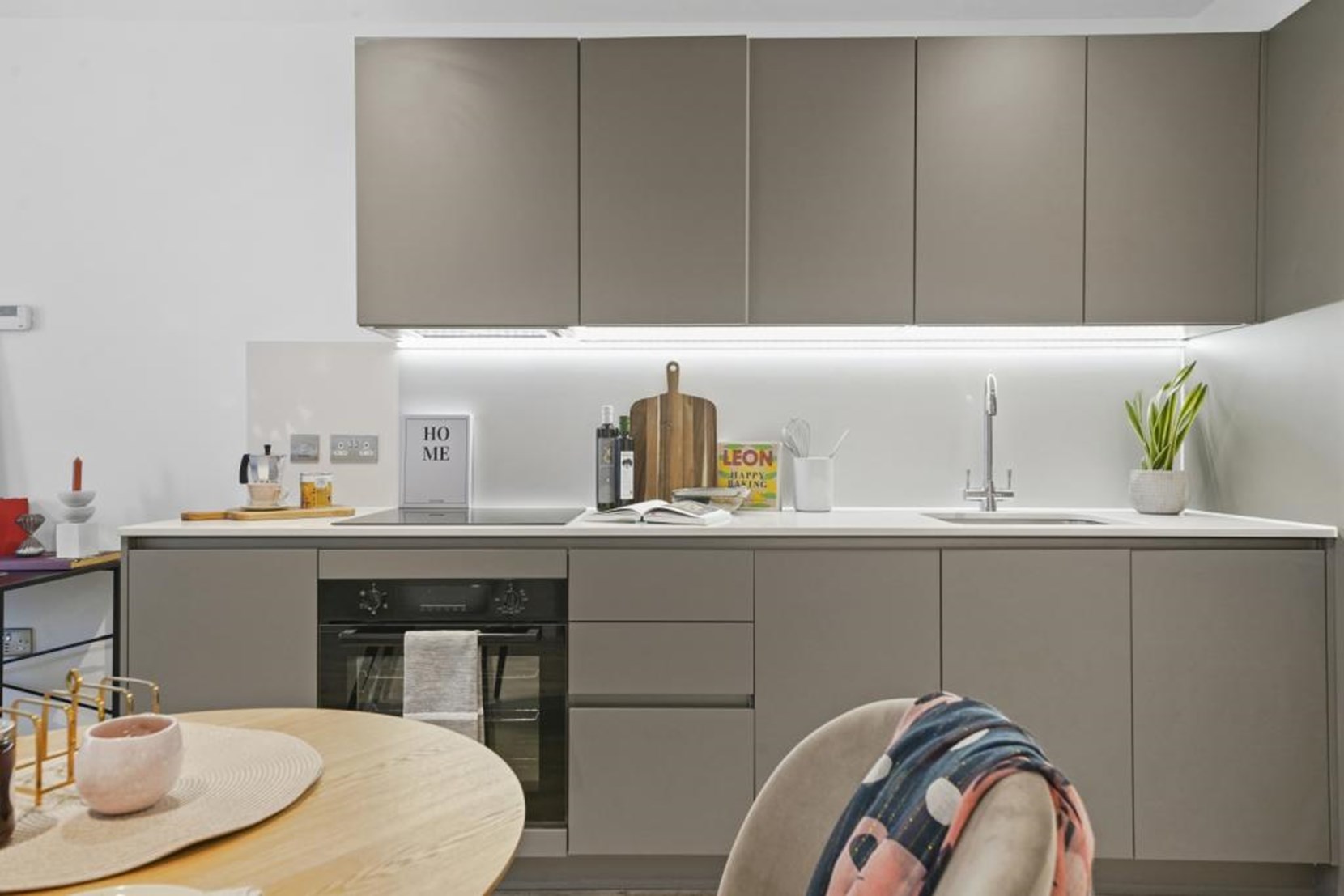 Apartment Get Living Manchester Salford New Makers Yard Kitchen 1