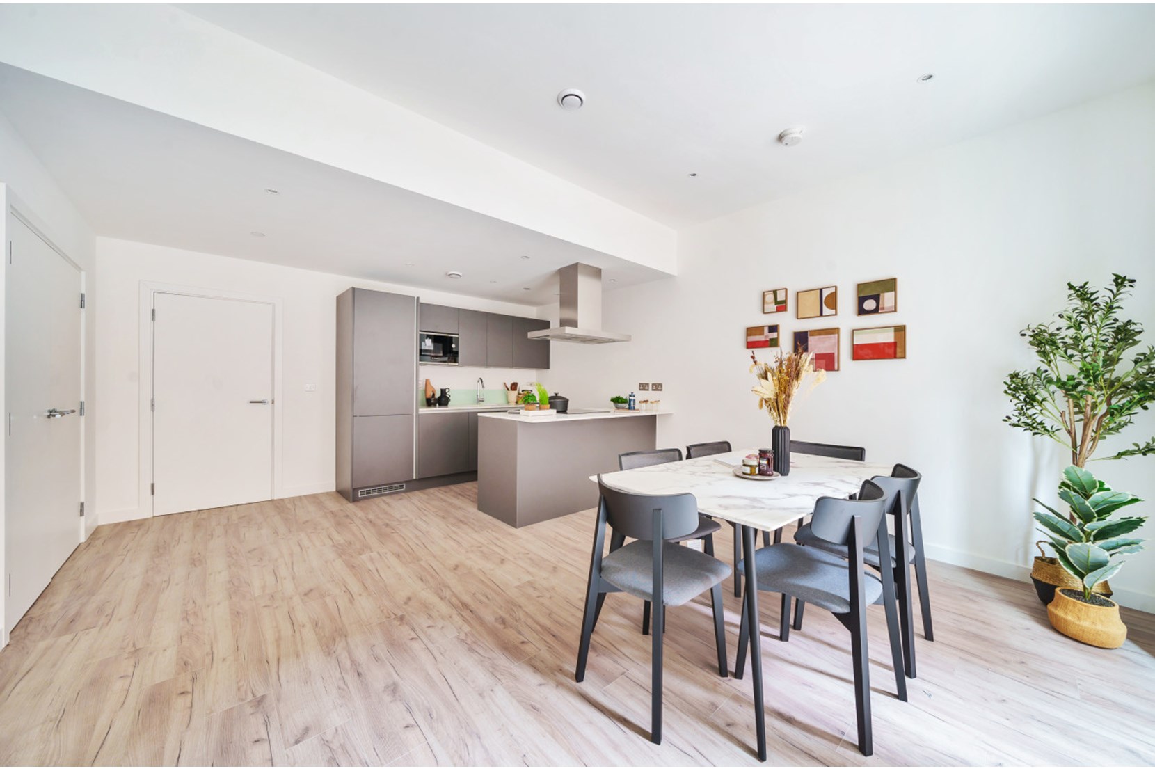 Apartments to Rent by Simple Life London in Anchor's Point, Royal Albert Dock, Newham, E16, kitchen dining area
