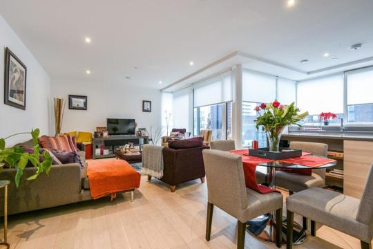 Apartments to Rent by Greenwich Peninsula at The Roper Building, Greenwich, SE10, living dining area