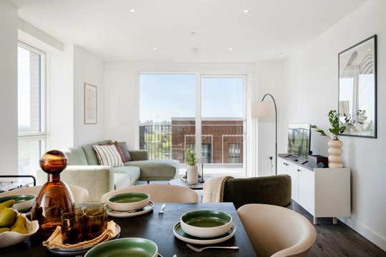 Apartments to Rent by Berkeley Living in The Watermint, Silkstream, Hendon, NW9, living dining area