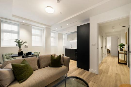 Apartments to Rent by Dolphin Square in Dolphin Square, Pimlico, City of Westminster, Greater London, SW1, living kitchen dining area