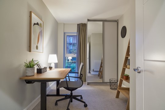 Apartment-Allsop-The-Lark-Nine-Elms-Wandsworth-London-interior-bedroom-office