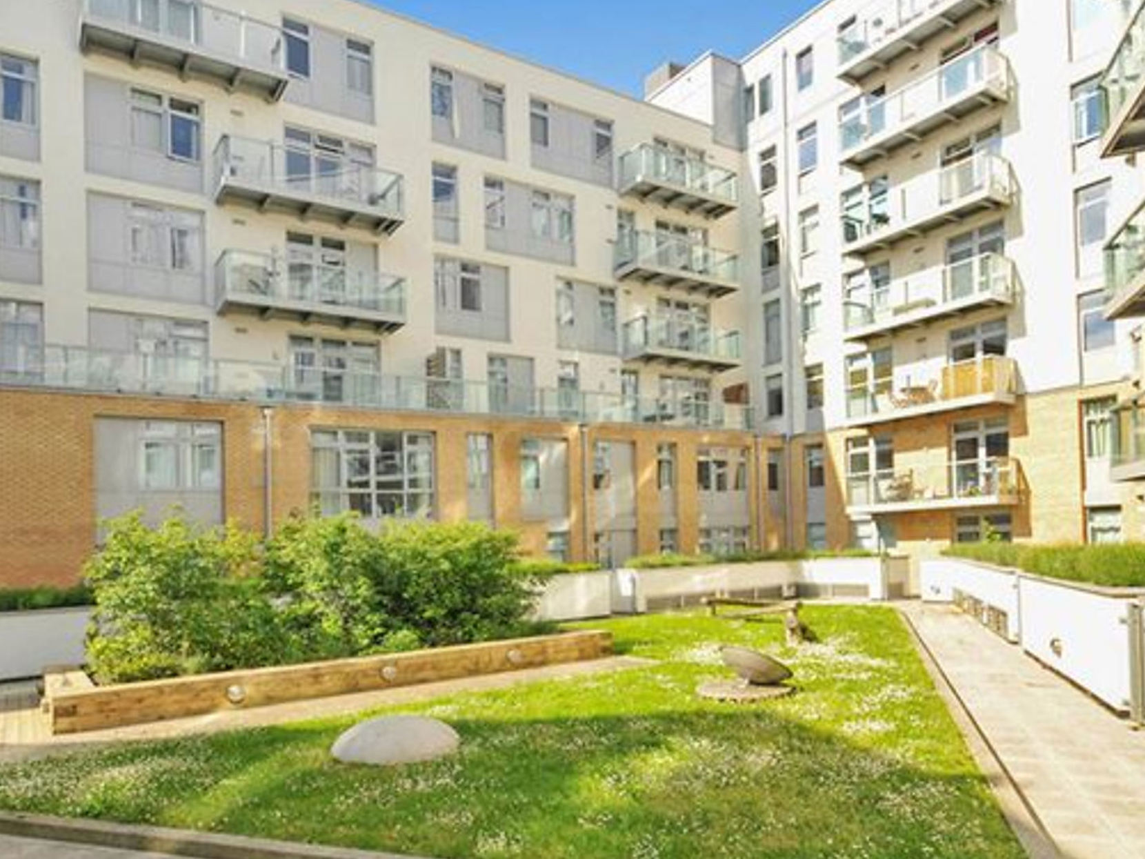 Iona Tower Apartments, Tower Hamlets by a2dominion with 3 apartments