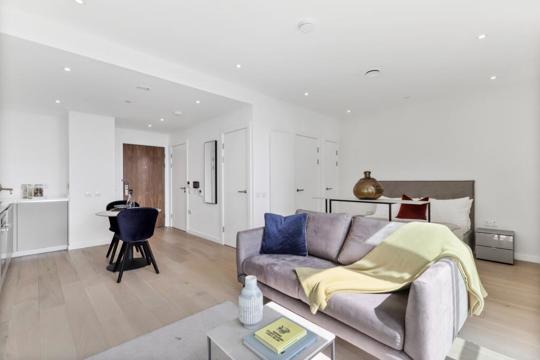 7H Laurel Point